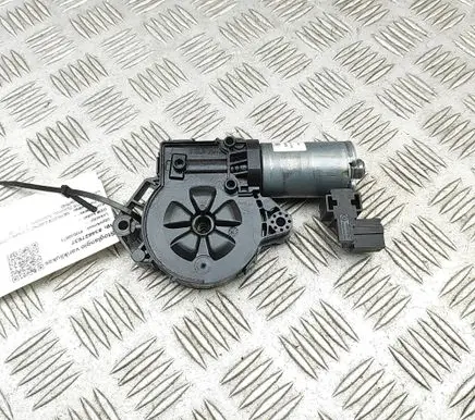 Mercedes-Benz C W205 Sunroof motor/actuator A1769068700 0390200101
