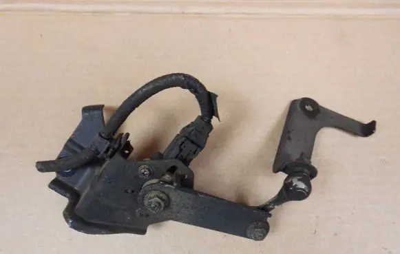 Mazda CX-5 Headlight ballast module Xenon KD545122Y