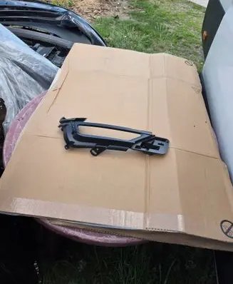 Volvo XC90 Front bumper lower grill 31383833