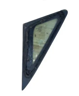 Ford Focus Rear vent window glass 