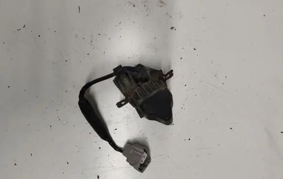 Toyota Avensis T250 Front bumper camera 