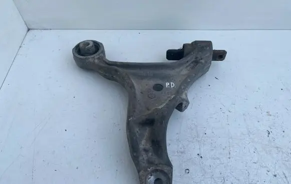 Volvo V70 Front lower control arm/wishbone 9492120