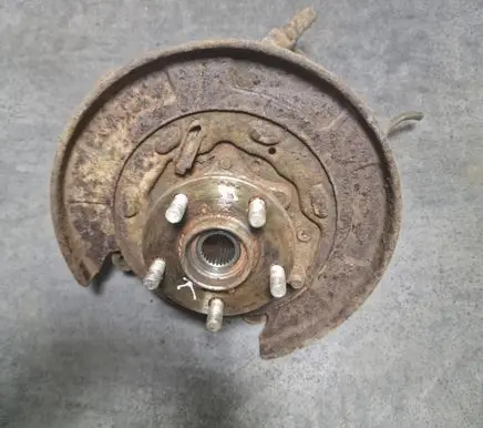 Subaru Outback Rear wheel hub spindle/knuckle 