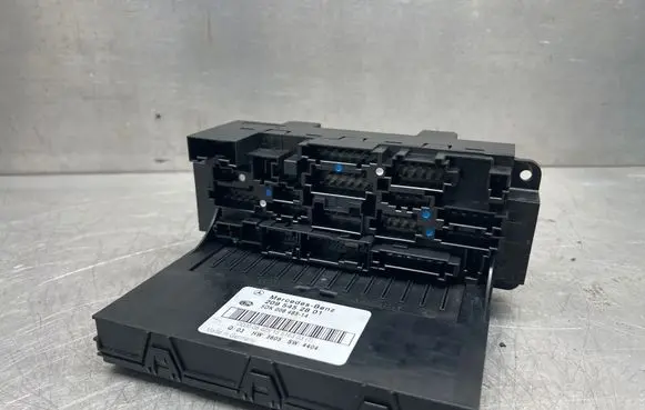 Mercedes-Benz CLK A209 C209 Fuse module 2095452801 5DK00848514