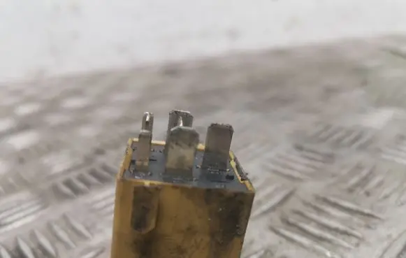 BMW 5 E39 Other relay 8384505