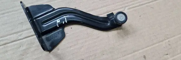 Chrysler Pacifica Sliding door bottom rail 