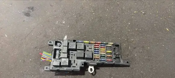 Volvo S80 Fuse module 8678449 518787205