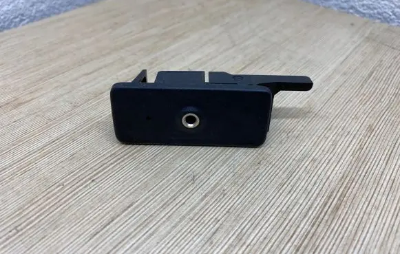 Volkswagen Touareg I AUX in-socket connector 1K0035724 G50114 VW1733