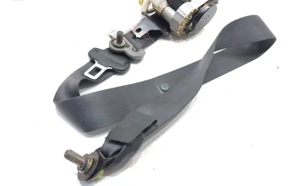 Honda CR-V Front seatbelt