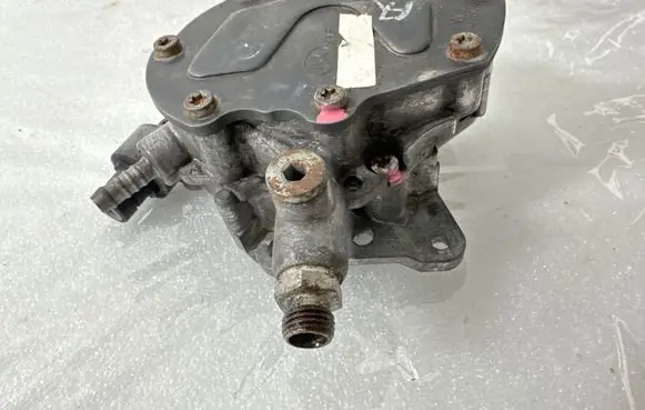 Volkswagen Touareg I Vacuum pump 070145209F V260021119H