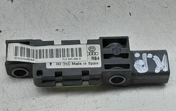 Volkswagen Phaeton Airbag deployment crash/impact sensor 7L0909606D