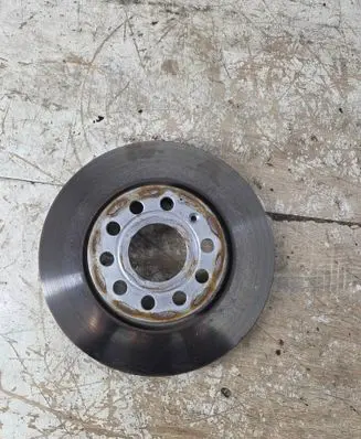 Volkswagen Golf V Front brake disc