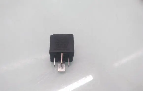 Volkswagen Golf V Other relay 7M0951253A