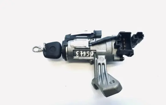 Toyota Corolla E120 E130 Ignition lock 45020024 45020-02-4