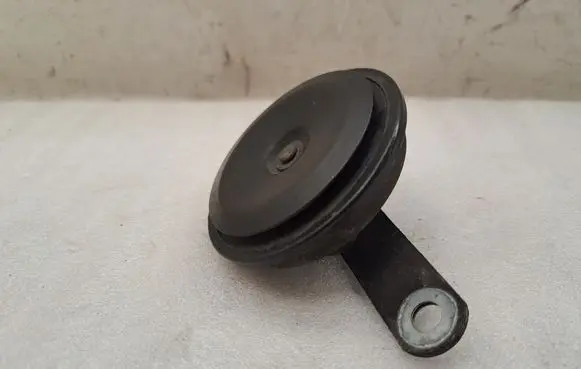 Toyota Avensis T250 Horn signal 8651005020