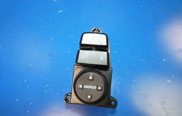 Hyundai Tucson TL Wing mirror switch 93573-D3100 Q2G0582 201602161045