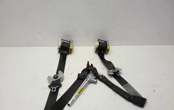 Hyundai ix35 Front seatbelt 888102Y210 5587STW08 888202Y200