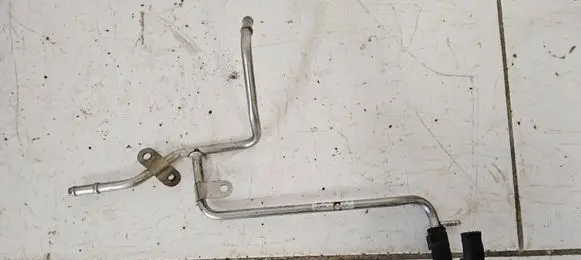 Volkswagen Jetta VI Fuel return line/hose L22899H