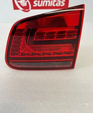 Volkswagen Tiguan Tailgate rear/tail lights 5N0945308A 2SA01171604 2SA011716