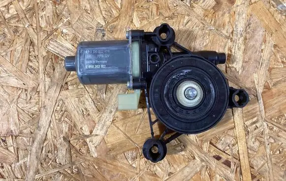 Porsche Macan (95B) Folding roof motor 5q0959802c