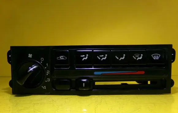 Nissan Primera Climate control unit D99089769-02