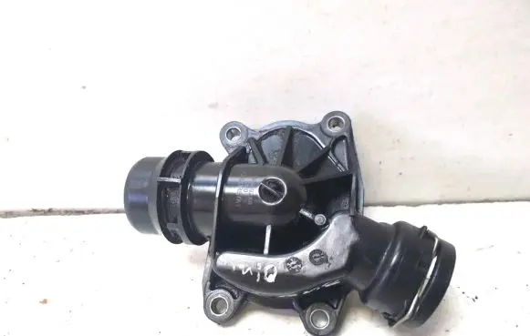Thermostat/thermostat housing