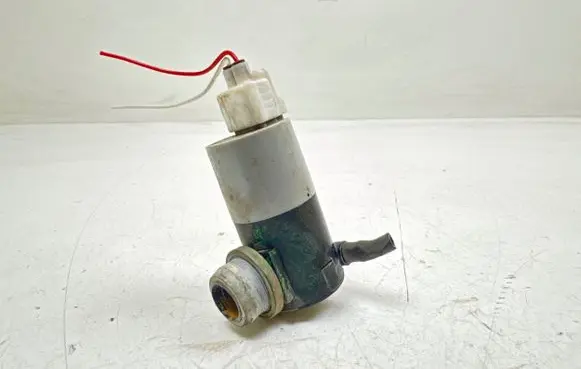 Toyota Avensis T270 Windscreen/windshield washer pump 30892 090910A
