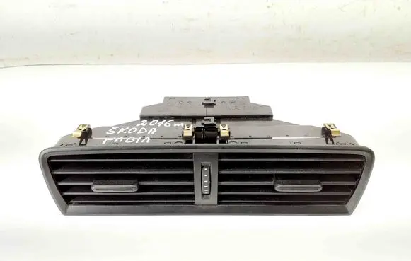 Skoda Fabia Mk3 (NJ) Dashboard air vent grill cover trim 