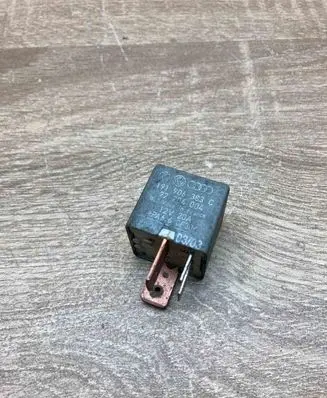 Volkswagen PASSAT B6 Fuse module 191906383C 22204004 167