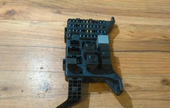 Ford Mondeo Mk III Fuse box set 1s7t14a073ae 1h230782