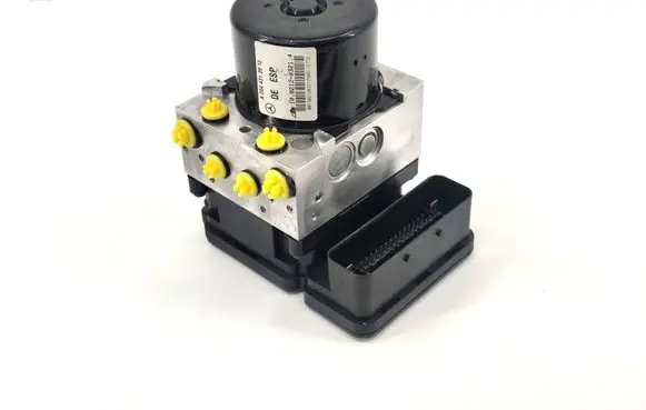 Mercedes-Benz C W204 ABS Pump A2045453832 A2044313912 10021203214
