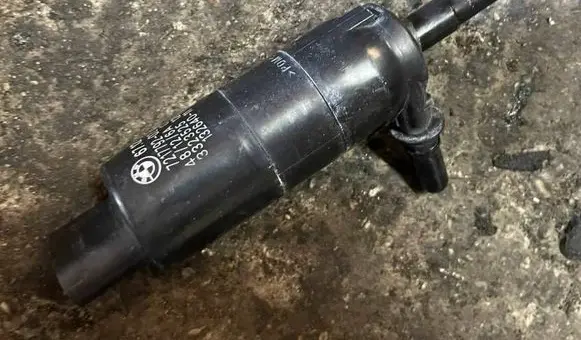 BMW 7 F01 F02 F03 F04 Windscreen/windshield washer pump 717792 3323525 13264011