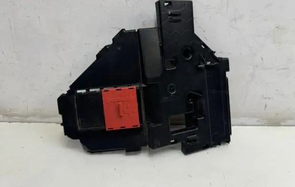 Mercedes-Benz GLC C253 Fuse box cover DBPD925