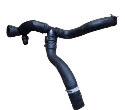 Land Rover Discovery 5 Engine coolant pipe/hose JPLA8260BC FPLA8584CB