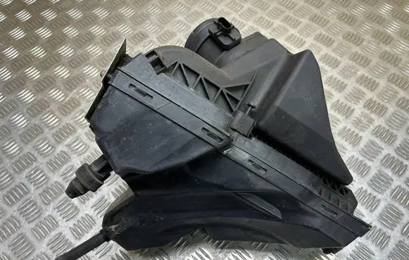 Air filter box