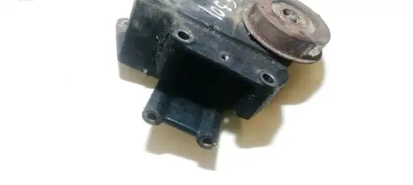 Mitsubishi Galant Engine mounting bracket