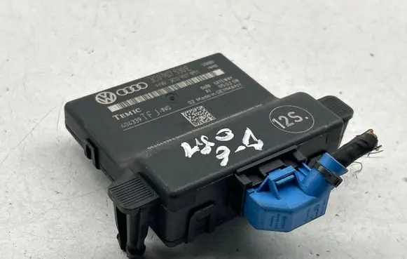 Volkswagen PASSAT B6 Gateway control module 3C0907530E 404339T 3C0907951