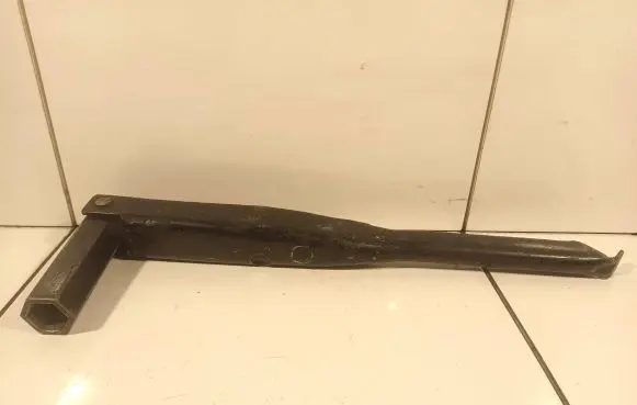 Chrysler Voyager Wheel nut wrench 04741753AA 86364D