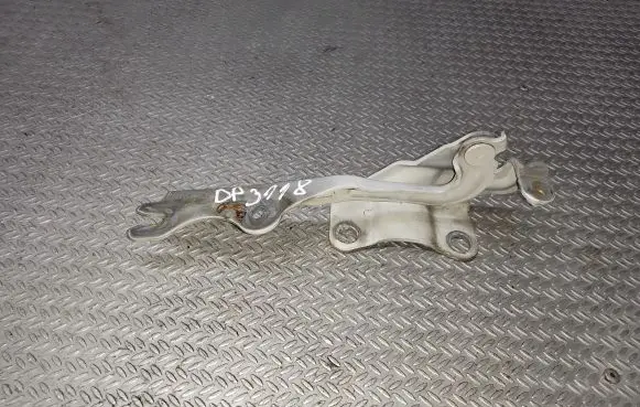 Engine bonnet/hood hinges