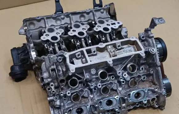 Audi A4 S4 B9 Engine head 06M103285S 06M103403AG