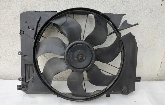 Mercedes-Benz C W204 Fan set A2049060212