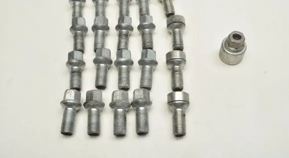 Volkswagen Tiguan Nuts/bolts 