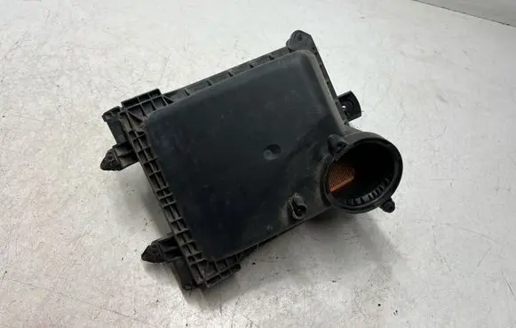 Audi A4 S4 B6 8E 8H Air filter box 06C133843