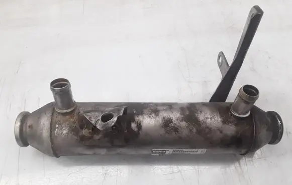 Alfa Romeo 147 EGR valve cooler 46810017 865500V