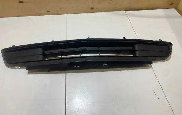 Ford Mustang VI Front bumper lower grill FR3B17K945CE