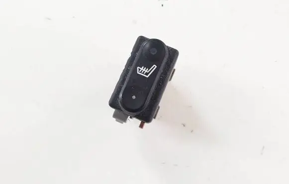 Nissan Qashqai+2 Seat heating switch 