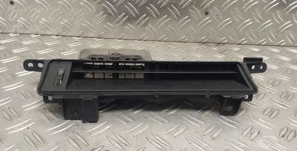 Toyota RAV 4 (XA40) Dash center air vent grill 4556642010 4556642011