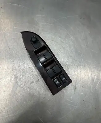 Suzuki Grand Vitara I Electric window control switch 64J200116t 0116T