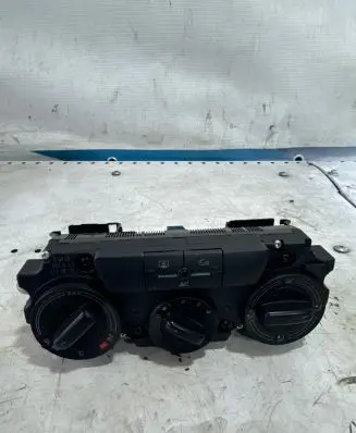 Skoda Octavia Mk2 (1Z) Climate control unit 74358110 300905 05S87A