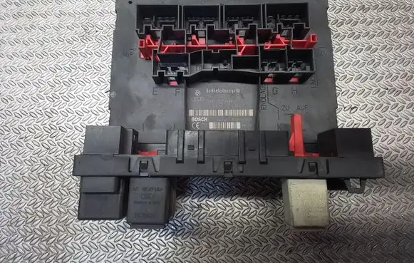 Volkswagen Caddy Comfort/convenience module 3C0937049D